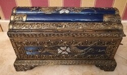 Unique, handmade, richly decorated oriental chest. Size: 42*25*22 cm