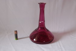 Lilás-pink metszett üveg, akár vázának is