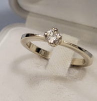 14 K fehér arany brill, gyémánt szoliter gyűrű 2,69 g