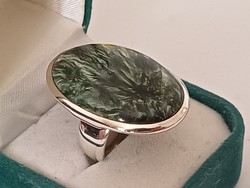 Hatalmas ezüst gyűrű