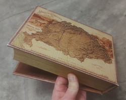Big Hungary box, book shape