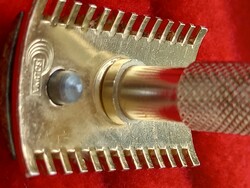 Mechanical retro razor, soluna