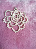 Rose pendant made with boat lace technique.