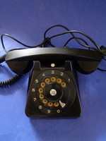 Fekete, bakelit telefon 1960-as évekből