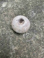Antik nagy 13 cm es súlyos 5 kg tömör vas golyó vasgolyó ágyúgolyó lehet?