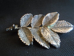 Old Brooch in Beautiful Aesthetic Condition, Very Eye-Catching Jewelry, Diameter 5.4 x 3 cm, Very Attractive Piece