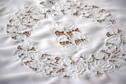 Antique old hand-embroidered riselt caloch festive tablecloth tablecloth center runner 77 x 73