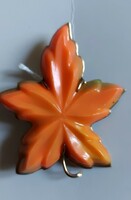 Art deco leaf-shaped brooch pin