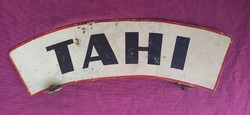 TAHI feliratú veterán motorkerékpár rendszám tábla az első sárvédőre
