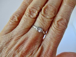 Nice classic solitaire silver ring