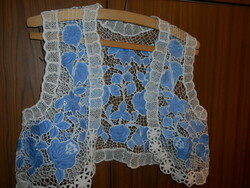 Vest embroidered with Kalocsai risel pattern