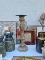 About 30 pieces of rustic vintage home furnishings in good condition in one package