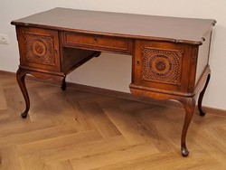 Neobarokk stílusú íróasztal, térbe állítható