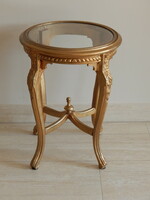 Klasszicista stílusú aranyozott lerakóasztal,,tetőátmérő 40 cm,magassága,52 cm.