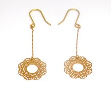 Floral dangling gold earrings (zal-au113651)