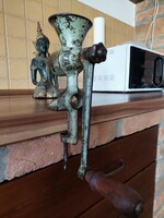 Mákdaráló salgótarjáni minden konyhába öntöttvas  örök darab:)