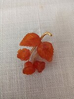 Régi, jelzett, aranyozott, orosz borostyán bross / kitűző - gyöngyvirág