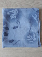 Square (95x95 cm) blue tulip scarf