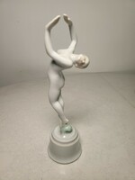 Herend dancing nude