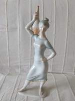 Herendi nagyon ritka, gyűjtői korsós lány figura, jelzett, hibátlan, 36 cm