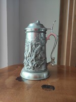 Silver-colored pewter alloy lignifer lid cup with equestrian battle relief decoration