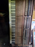 Lauberger&gloss piano keyboard