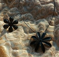 Black enamel flower jewelry set - necklace + ring