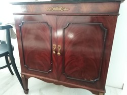 Period Cabinets Ltd -  neobarokk szekrényke
