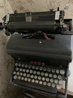 Antik írógép, működőképes állapotban