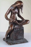 Borsos Miklós - Olvasó lány 21 cm bronz 1977
