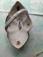 Porcelán ,értékes (GDR) kosár (21 x 11)