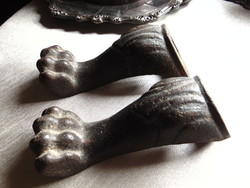 Old cast iron lion feet / 2 pcs