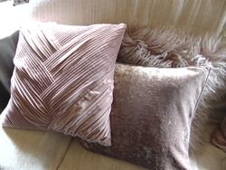 Beautiful velvet cushion cover / 2 pleated