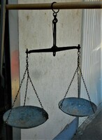 Market two-plate bucket scale in good condition, marked