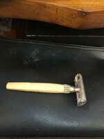 Razor, old, excellent for collectors. 10 cm in size.