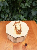 Fából készült lovas doboz