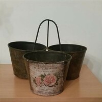 Antiqued vintage 3-part flower stand