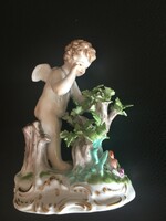 Meisseni porcelán puttó figura