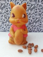 Whistling squirrel figure