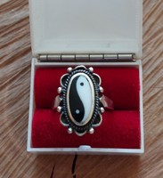 Very nice yin yang silver ring