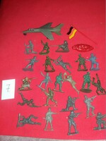 Retro stationery bazaar plastic toy soldier soldiers package in one pictures 7