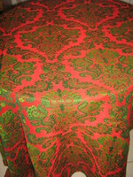 Dreamy antique green-red baroque pattern woven tablecloth