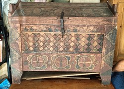 Only my collections for users!! Cheap due to lack of space!!! Antique baskets, chest