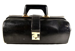 Retro medical bag with buckle