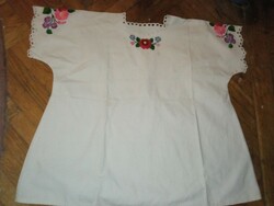 Beautiful vintage embroidered blouse