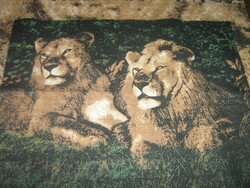 Beautiful special lined wild animal runner table centerpiece