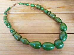 Large lacquered wooden necklace