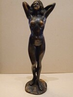 Female nude statue (gyula maugsch)