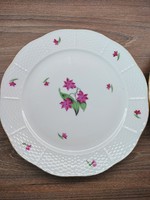 Herendi porcelán virágmintás tányérok, antik-pecsétes jelzéssel 2 db