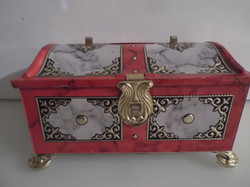 Box - metal - sleeve - embossed - treasure chest shape - 17 x 12 x 9 cm - flawless